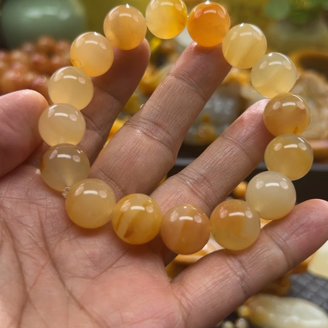 石英质玉未镶嵌颈饰