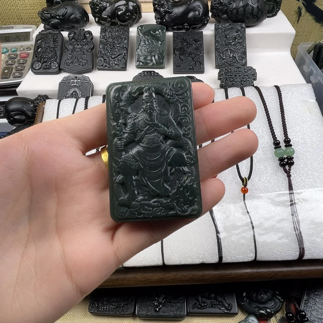 往***杯和田玉(青玉)未镶嵌颈饰