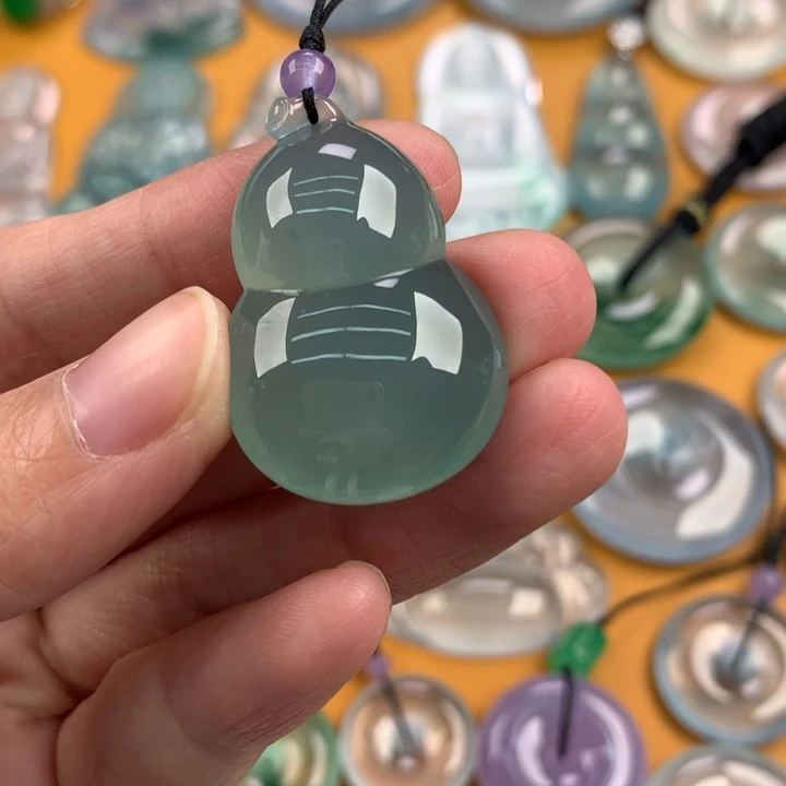 颈饰未镶嵌翡翠…..