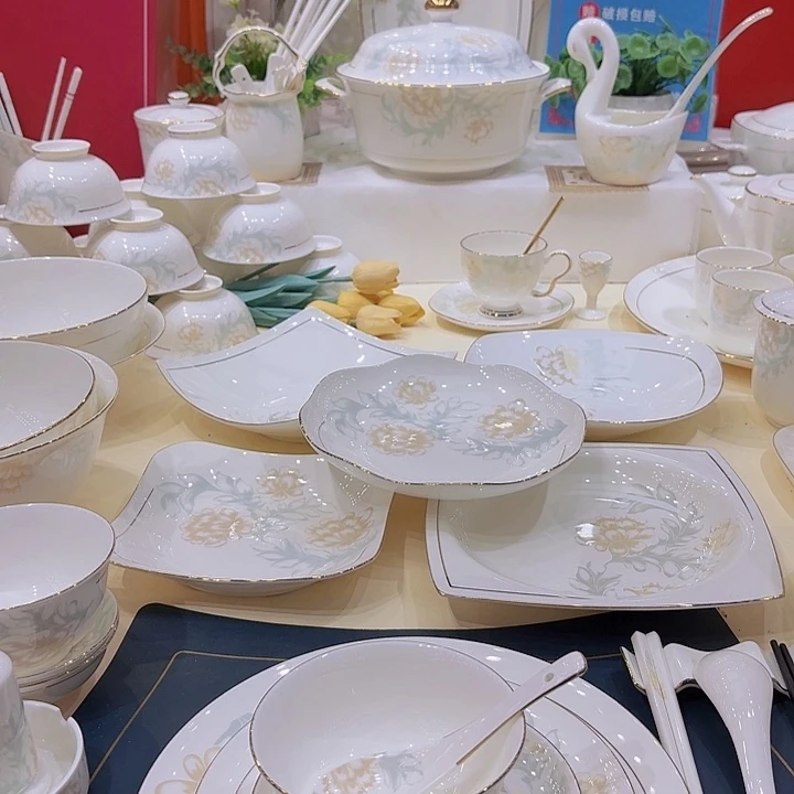 45%以上骨粉骨瓷描金清雅碗碟单拍