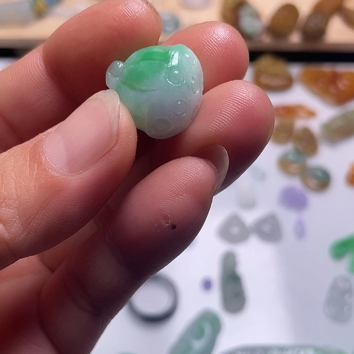 定制翡翠未镶嵌莲蓬多子多福