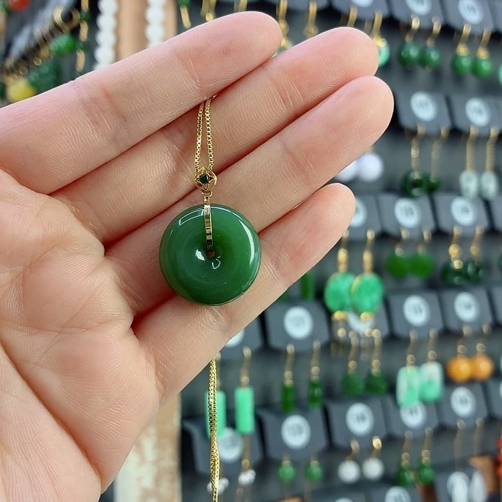 和田玉18K金镶嵌吊坠(赠链)