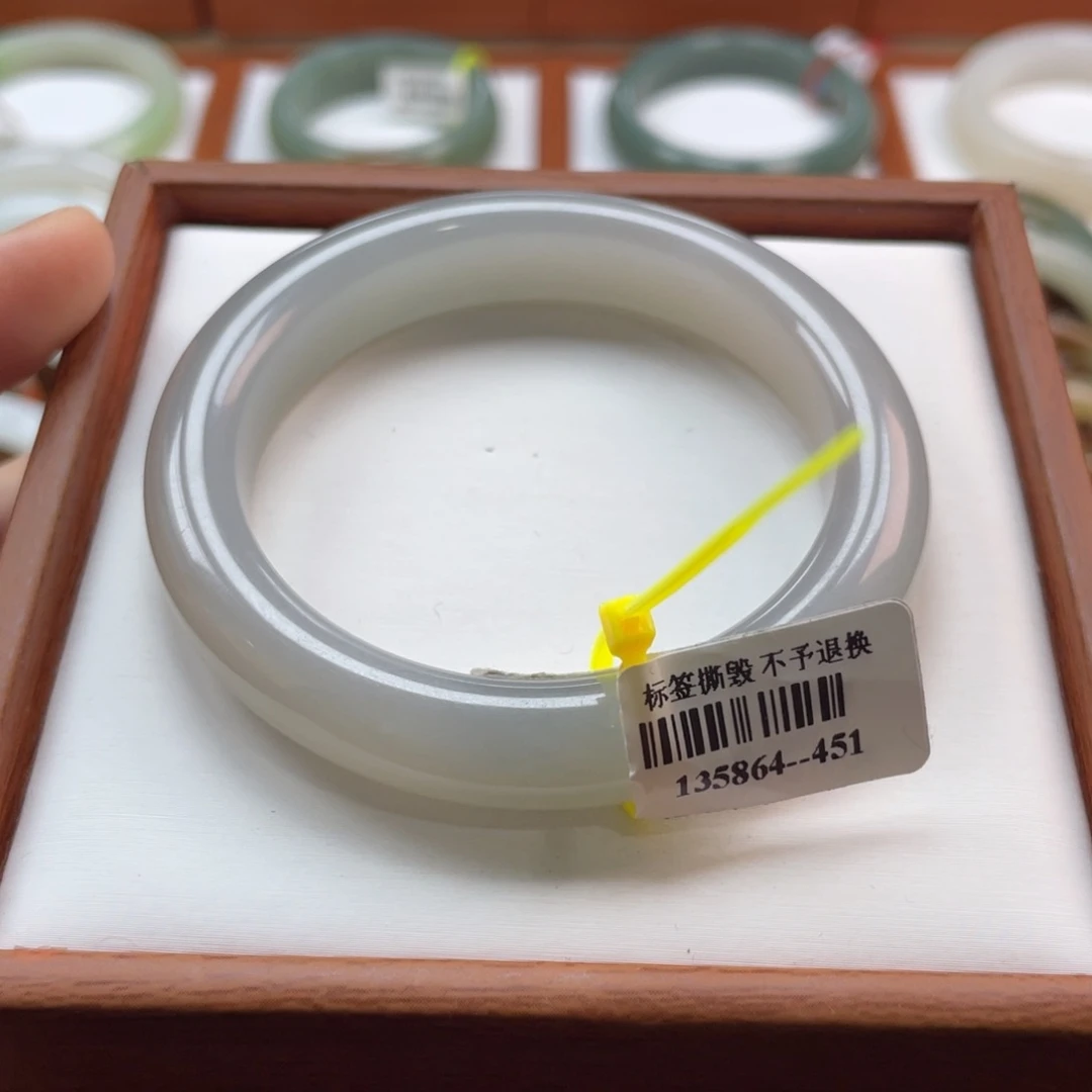 【闪购商品】未镶嵌手镯和田玉链接8。 54-55