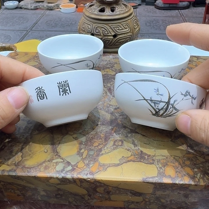 一组四个。。。品茗杯