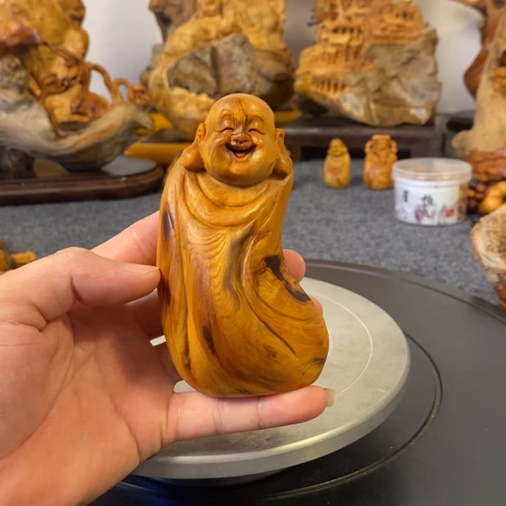柏木（崖柏）弥勒佛手把件