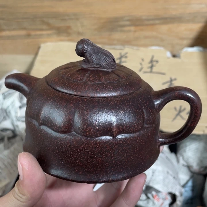 紫砂茶壶老厂紫砂壶一件。