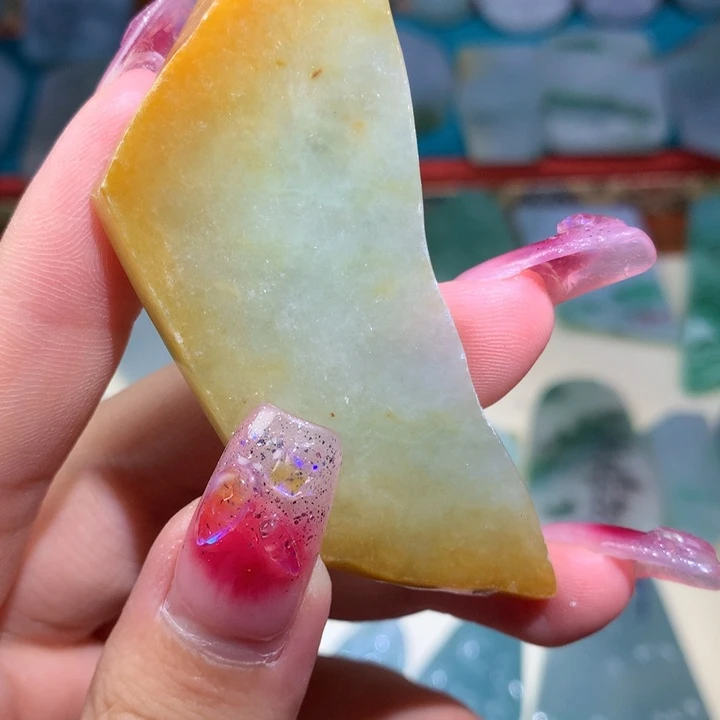 颈饰未镶嵌翡翠好