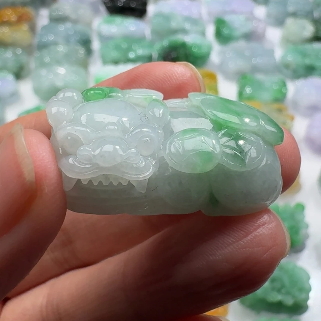 翡翠未镶嵌挂件貔貅