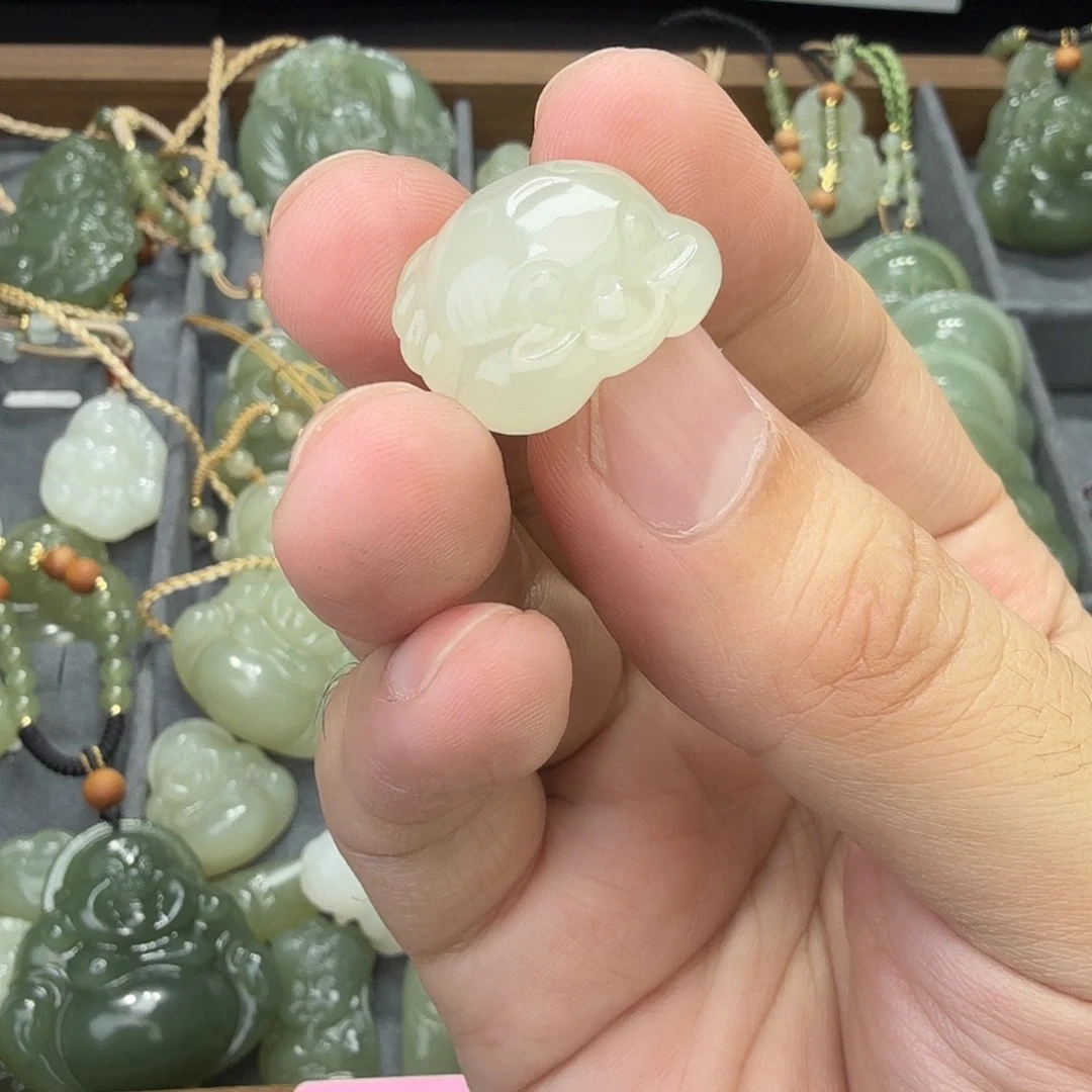 和田玉未镶嵌颈饰螃蟹特价款