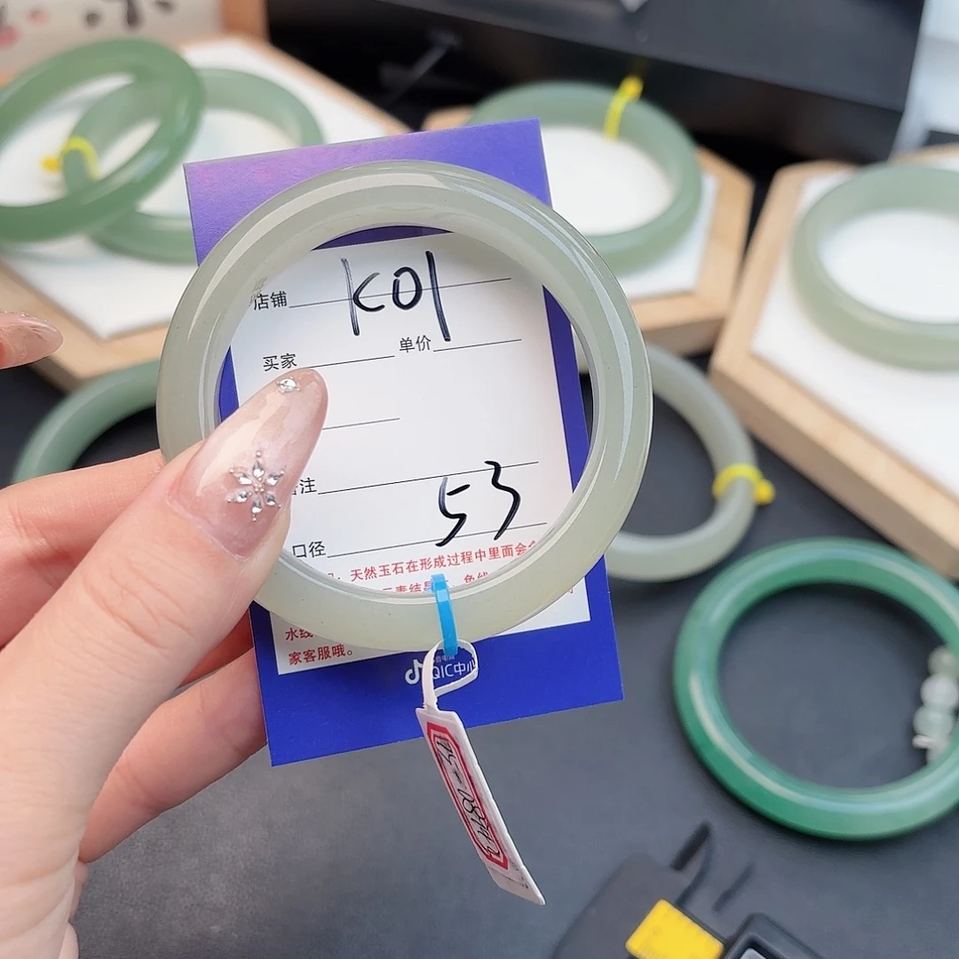 快***！石英质玉未镶嵌手镯