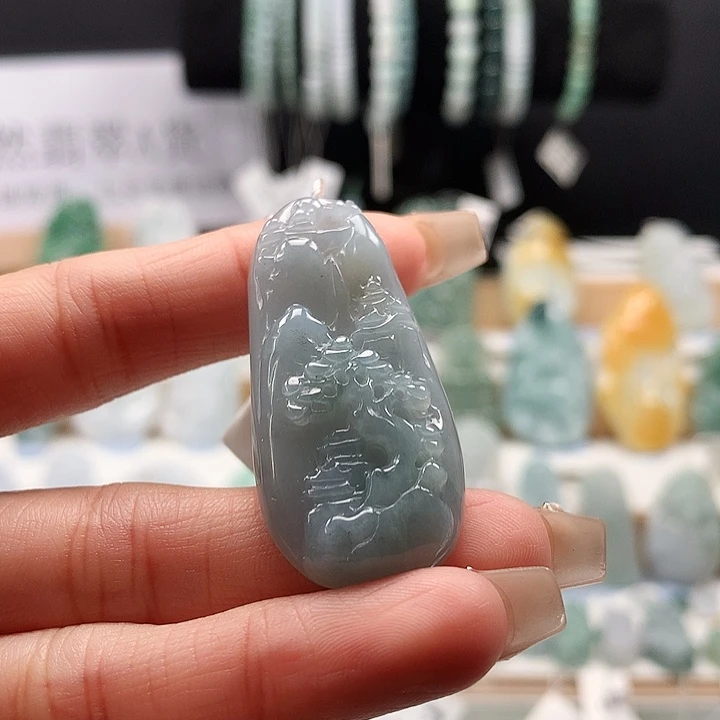 吊坠(不含链)未镶嵌翡翠