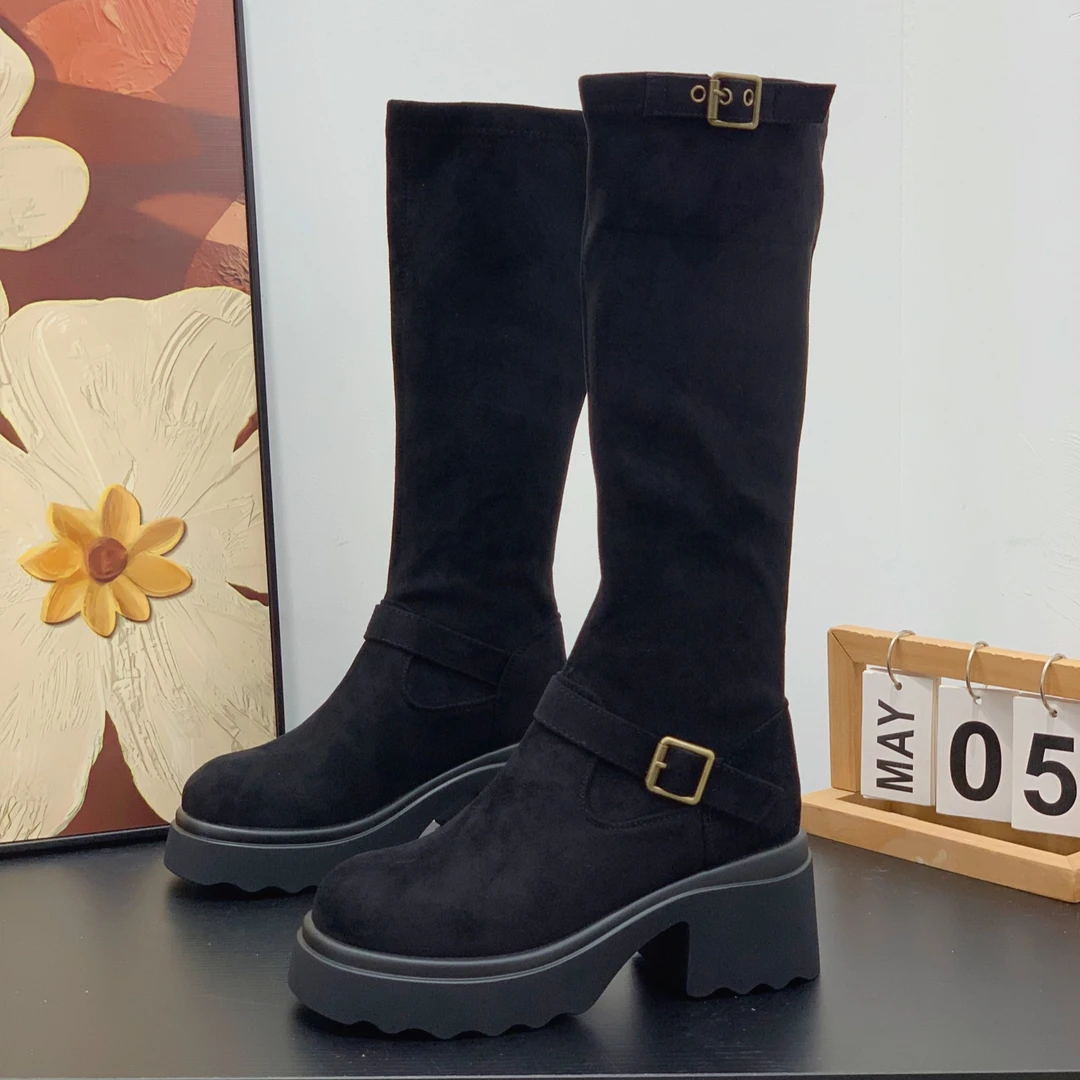 复古绒面粗跟7CM小个子女骑士靴2025冬季新款百搭平口皮带扣长靴