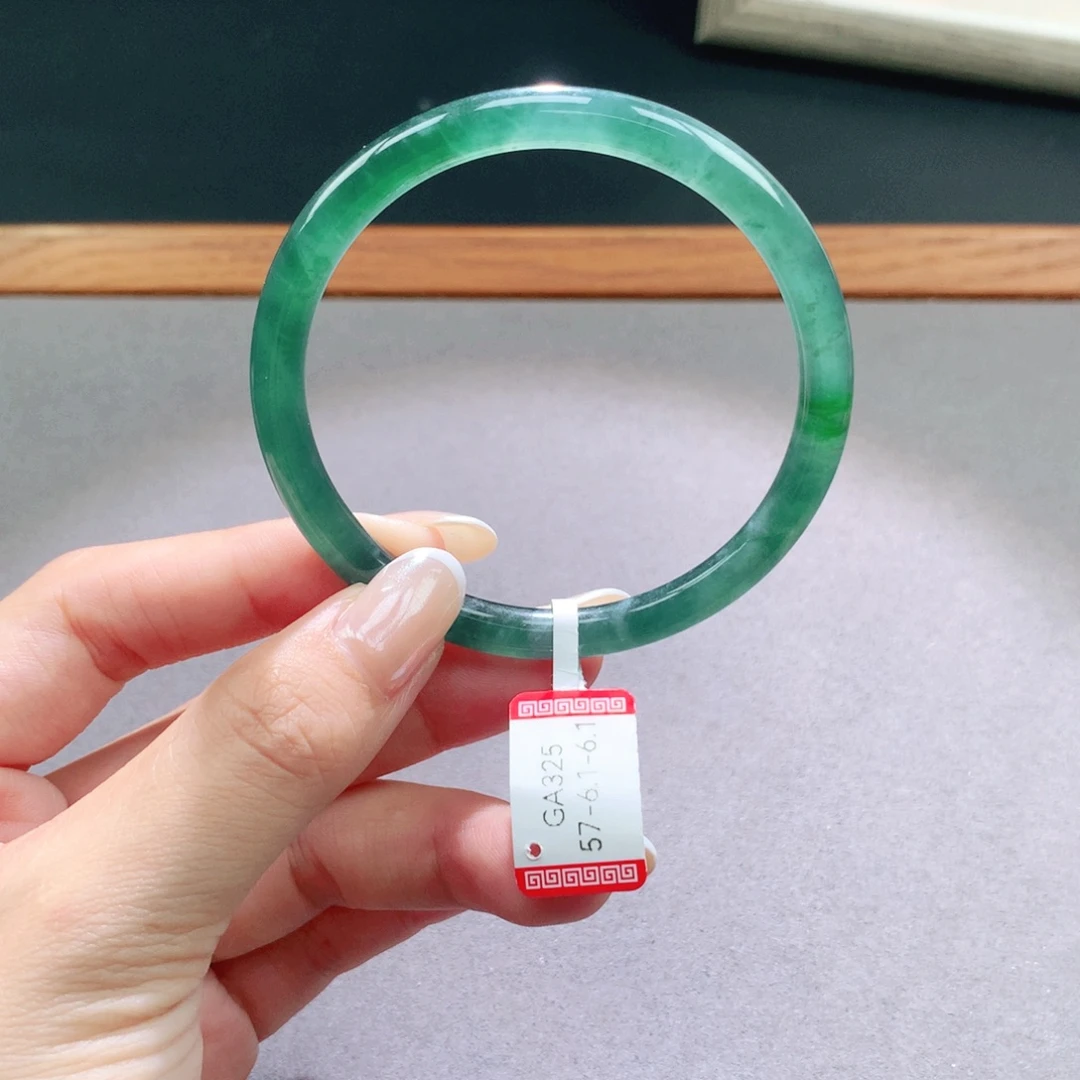 翡翠未镶嵌手镯天然