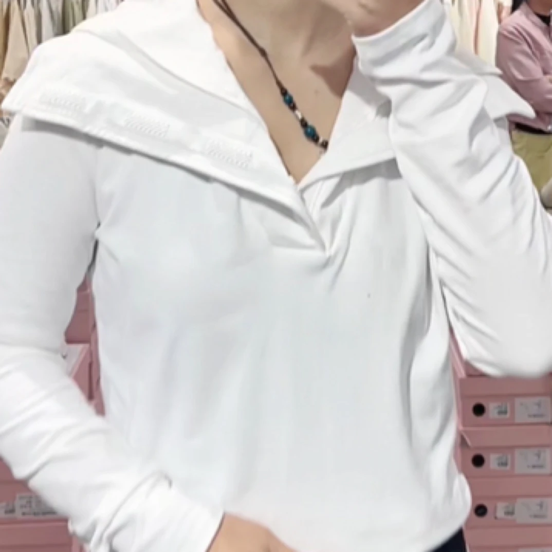 女王主推 2025爆款欧货潮设计感双领上衣