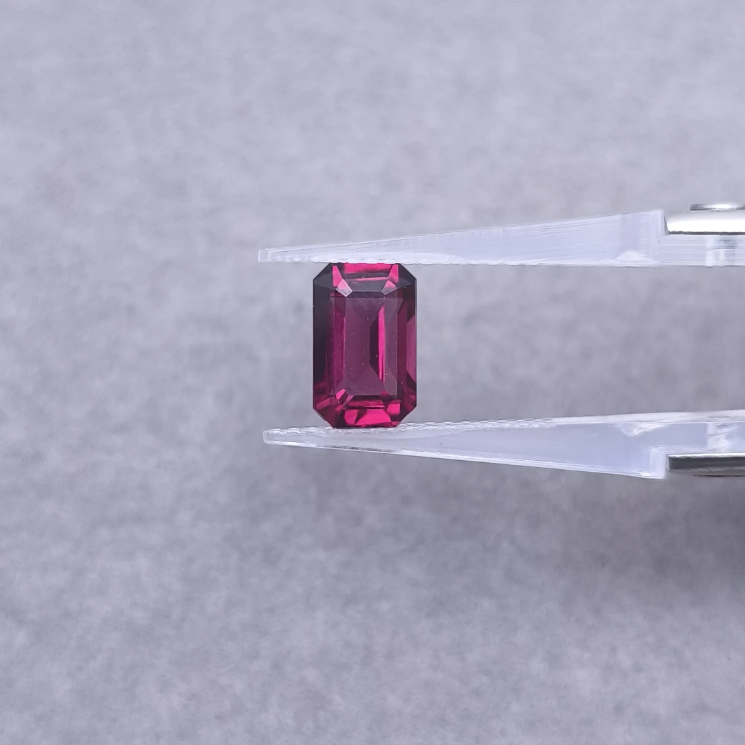 石榴石-3.95ct（01016317）0215