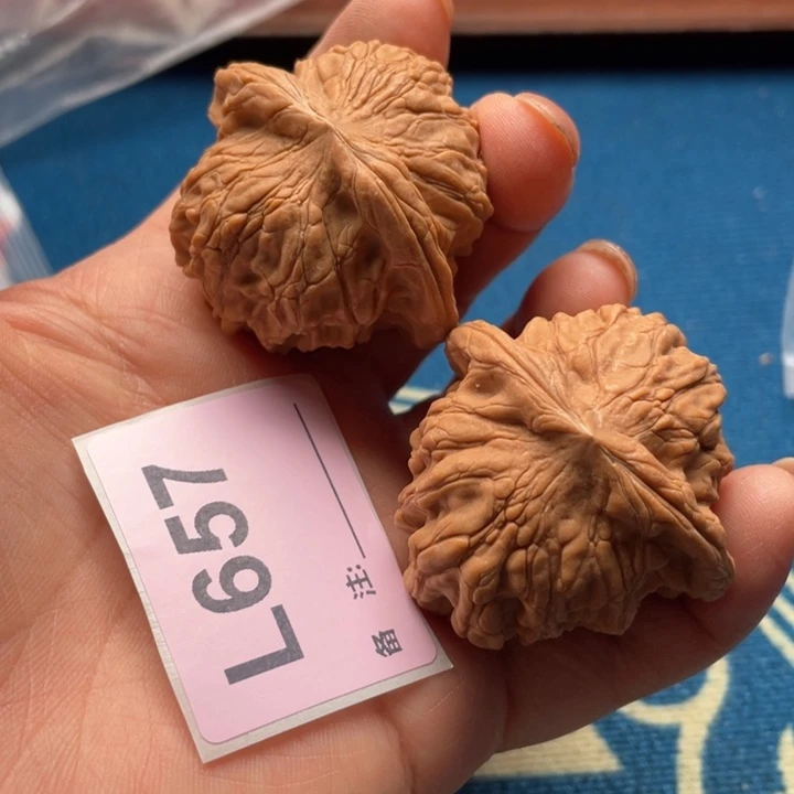 文玩核桃把件炮弹
