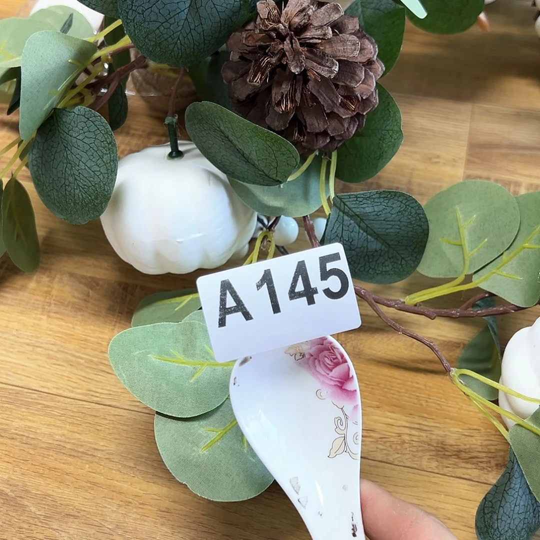 摆件发两盒……………………………