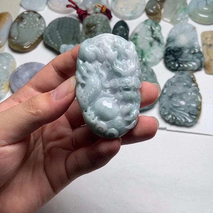 翡翠未镶嵌颈饰龙牌27