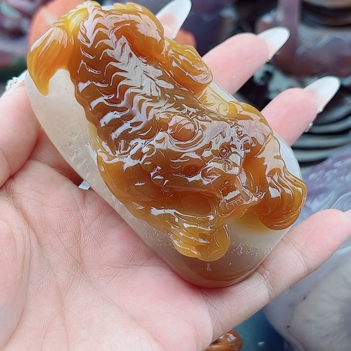 红***缘玛瑙未镶嵌手饰吊坠