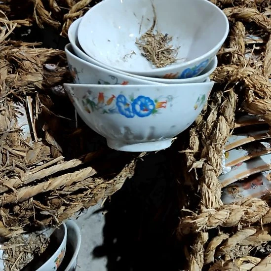 摆件盘子碗茶壶啥都有