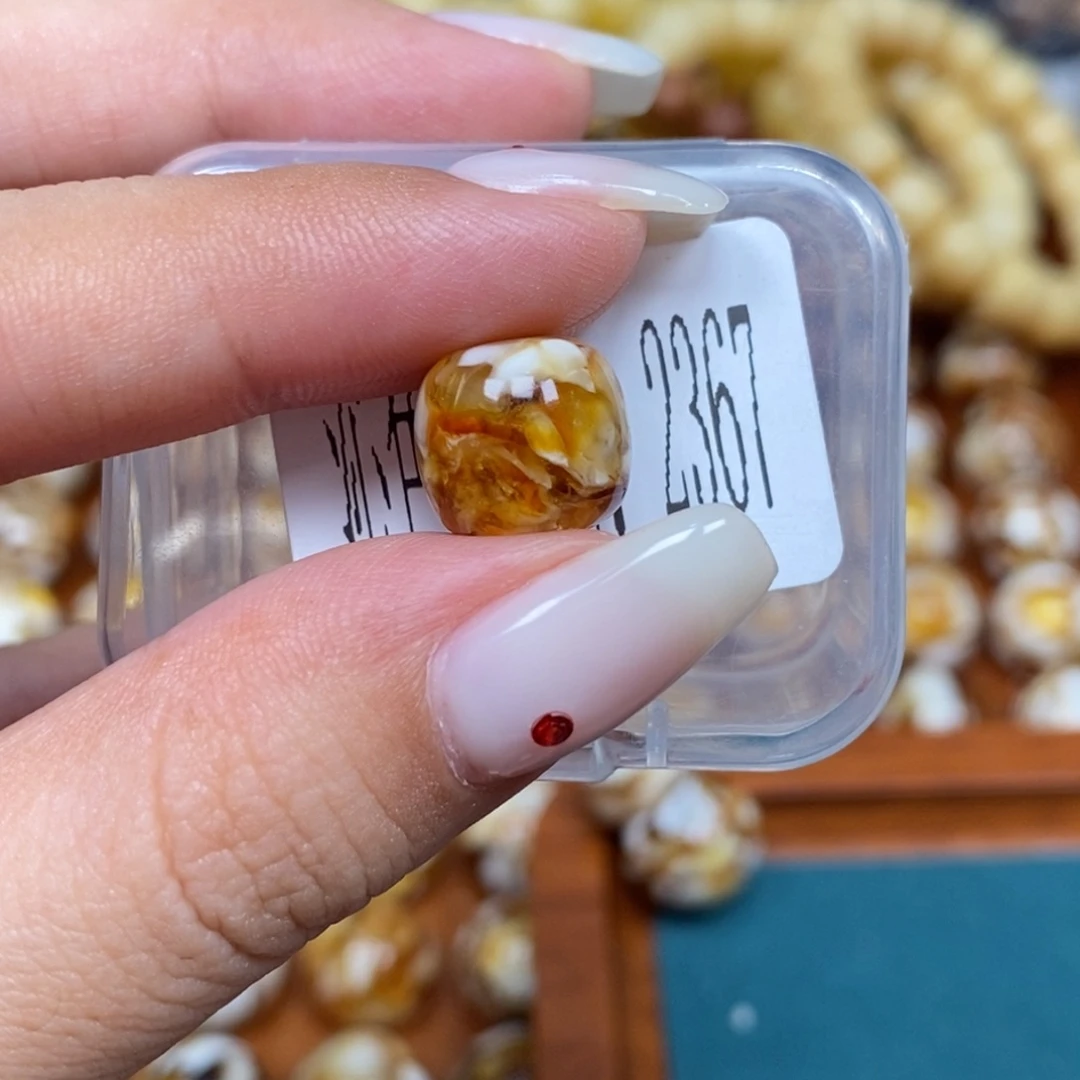 吊坠猴头核桃沁色圆珠老型2367