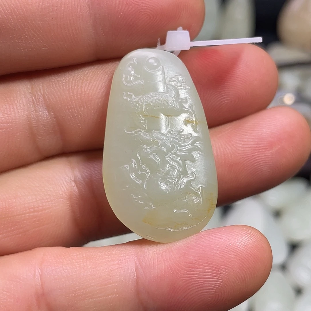 和田玉（糖玉）未镶嵌颈饰吊坠