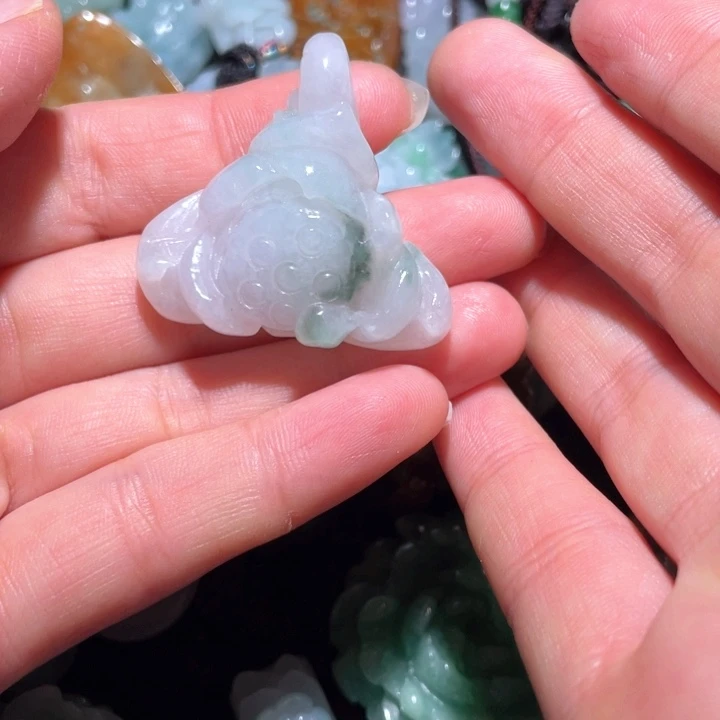 【闪购商品】翡翠颈饰未镶嵌天然翡翠