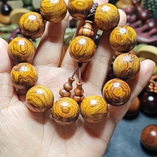 慧***语香榧木。。。。。。。。。。。