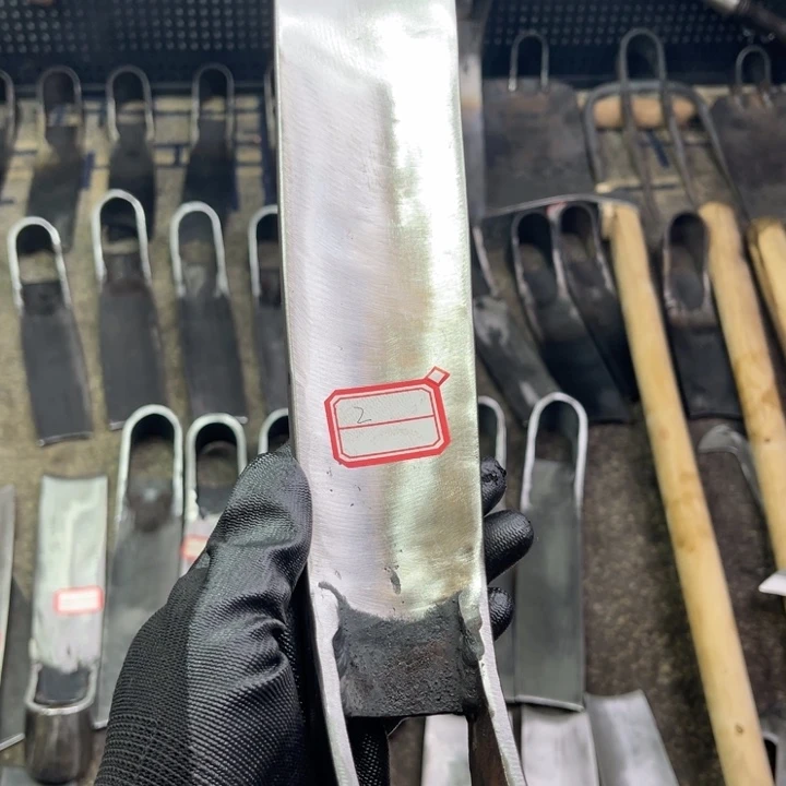 野***狼龙泉手工制作工艺锄头