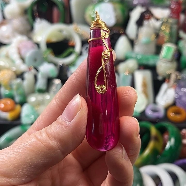 翡翠未镶嵌颈饰翡翠未镶嵌颈饰