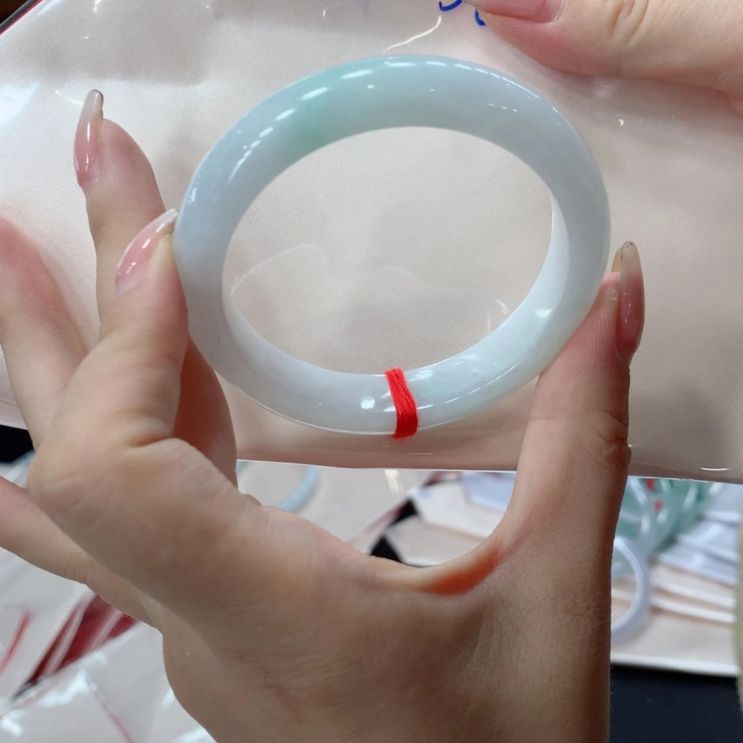 翡翠手镯未镶嵌S****つ买断