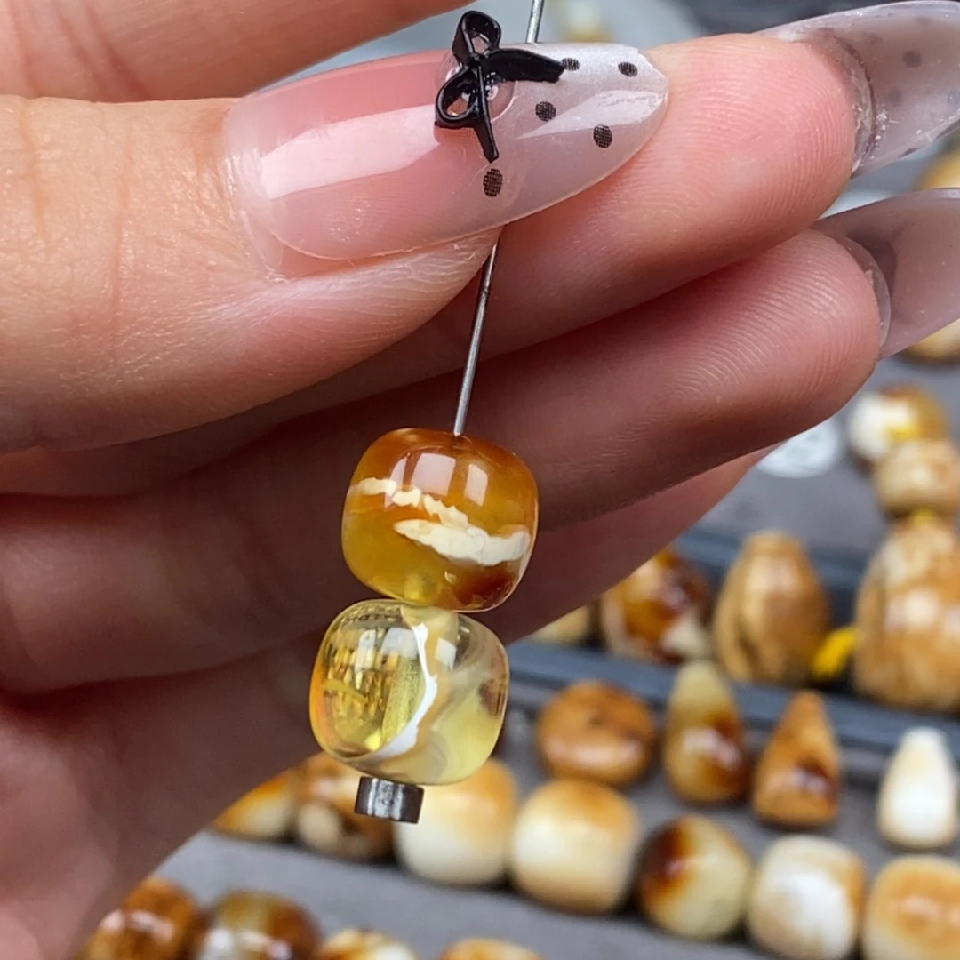 裸石金珀未镶嵌老型