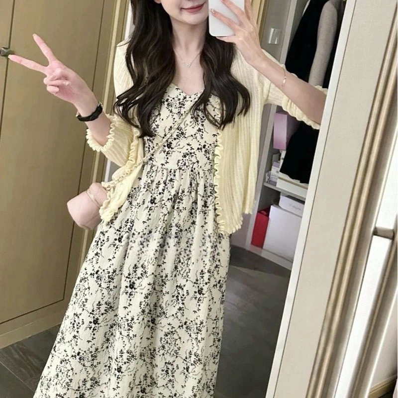 法式碎花吊带连衣裙女早夏季新款小个子茶歇洋气收腰显瘦气质长裙