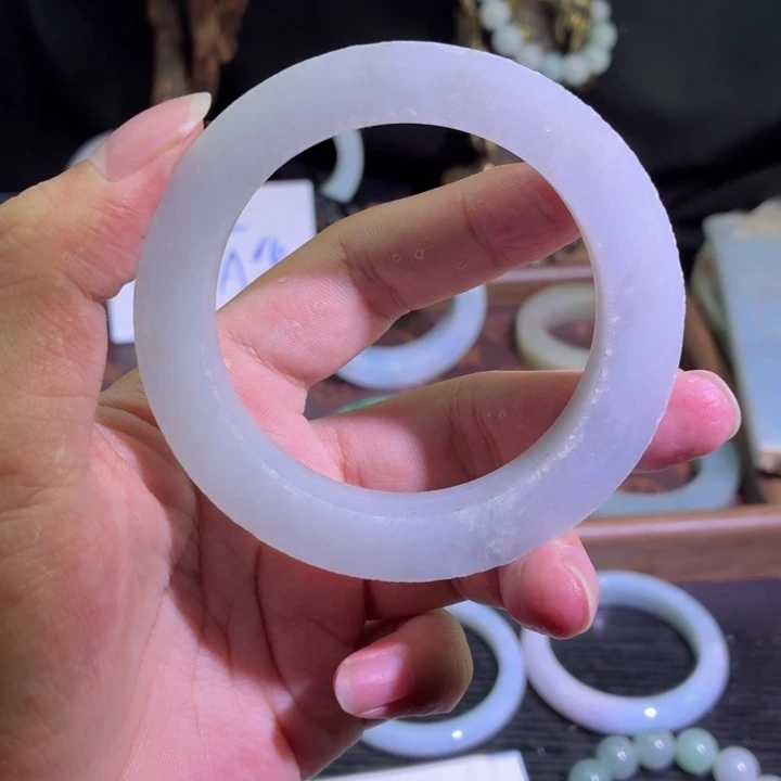 定制翡翠未镶嵌天然翡翠A货毛胚手镯