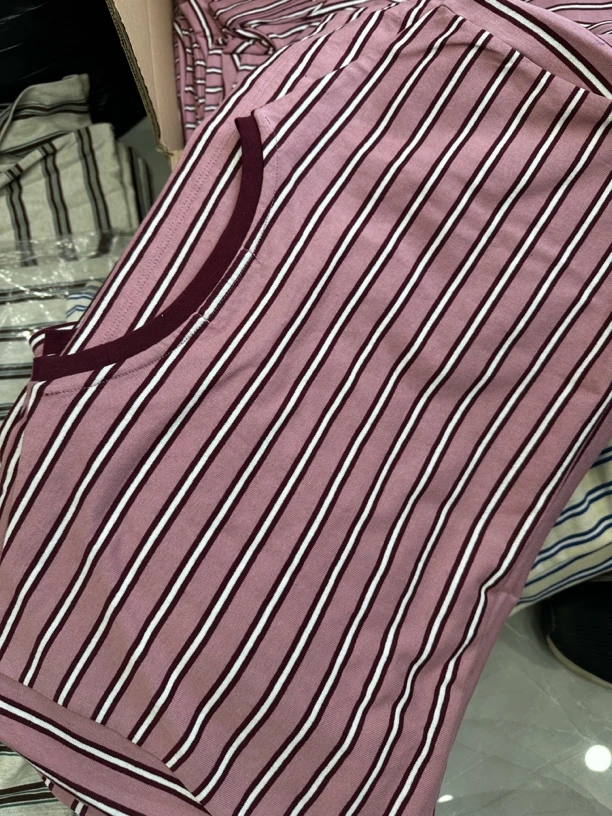 日单舒适条纹减龄短袖T恤