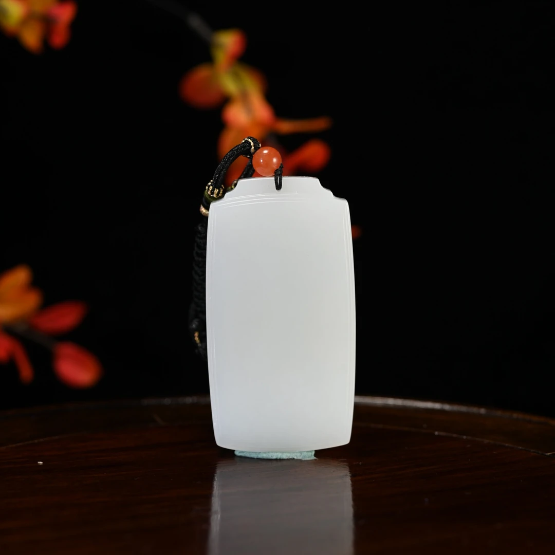 lot8816 2512060042和田玉白玉平安无事牌牌佩/保利