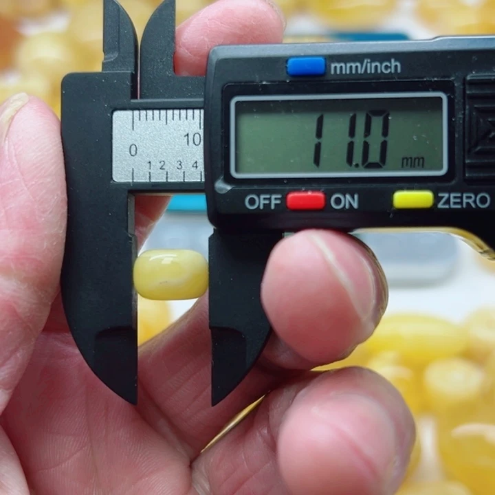 琥珀（矿物珀）裸石未镶嵌好**！