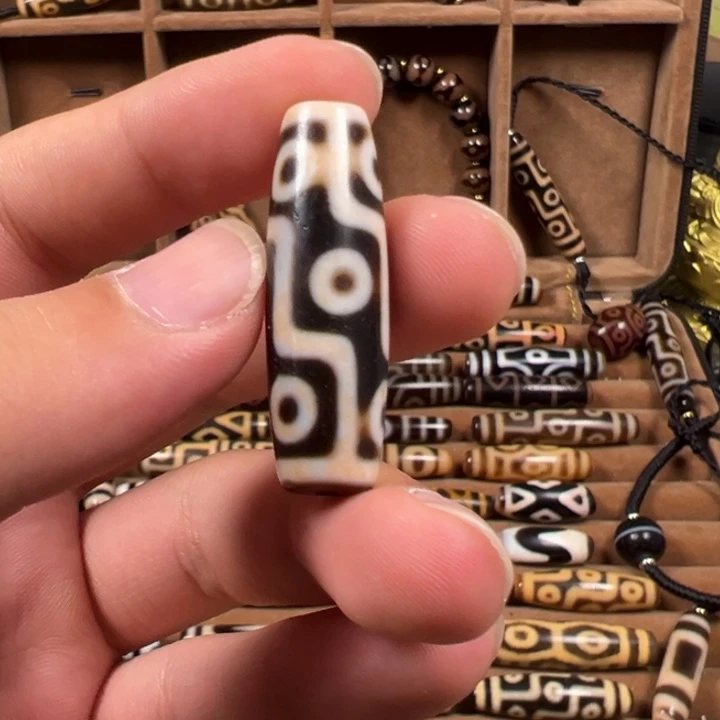 苏***莫未镶嵌吊坠(不含链)玛瑙/玉髓