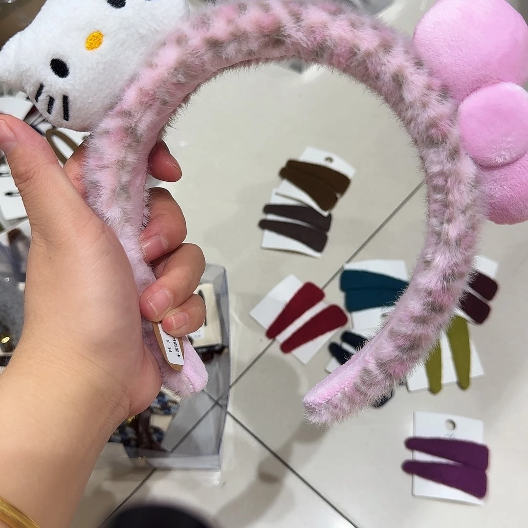 非金属粉色凯蒂猫