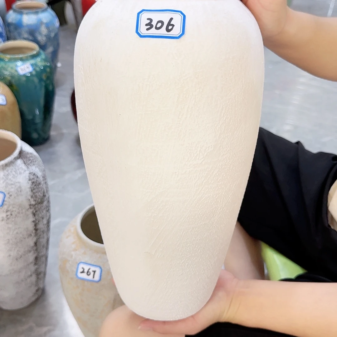 ᥫ***荔306号陶瓷高34厘米微瑕一个