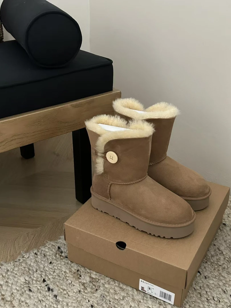 【厚底高筒一粒木扣】2025新款桑坡发货冬季羊皮毛一体雪地靴