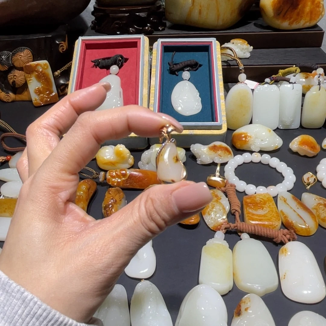 和田玉未镶嵌吊坠(不含链)