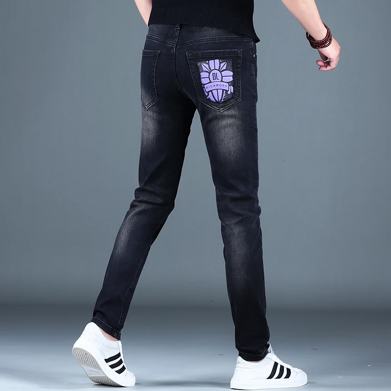 男士时尚潮牌牛仔裤男2025春秋季新款轻奢修身小脚休闲百搭长裤子