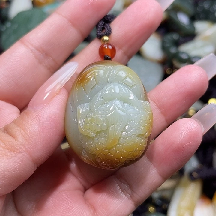 和田玉未镶嵌颈饰