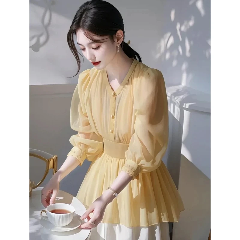 2025黄色衬衫女高级感轻奢减龄洋气独特漂亮收腰上衣春季女装