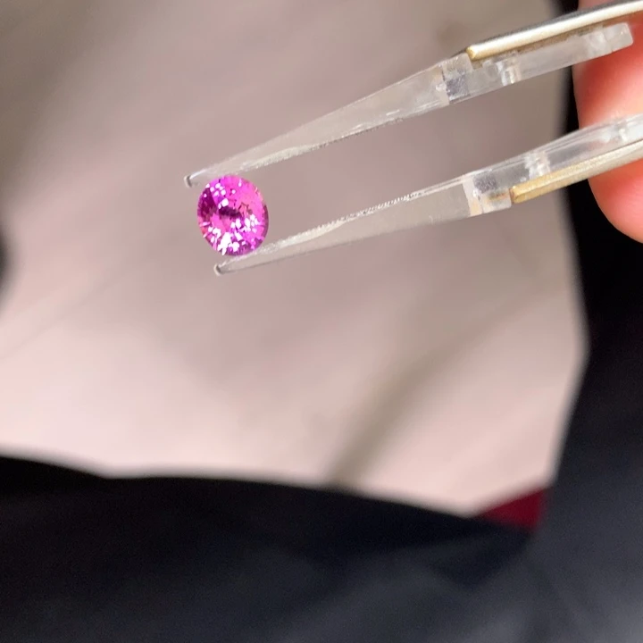 蓝宝石裸石未镶嵌