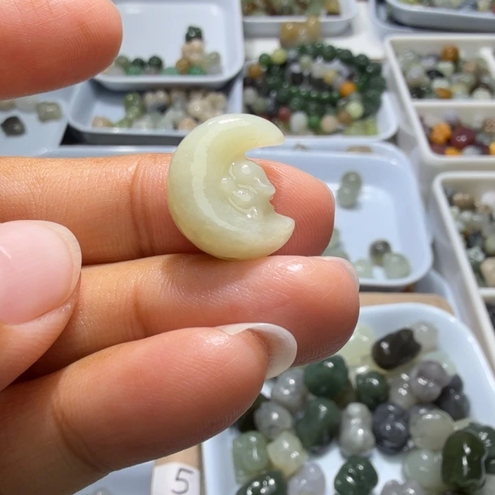 和田玉未镶嵌珠宝奇石