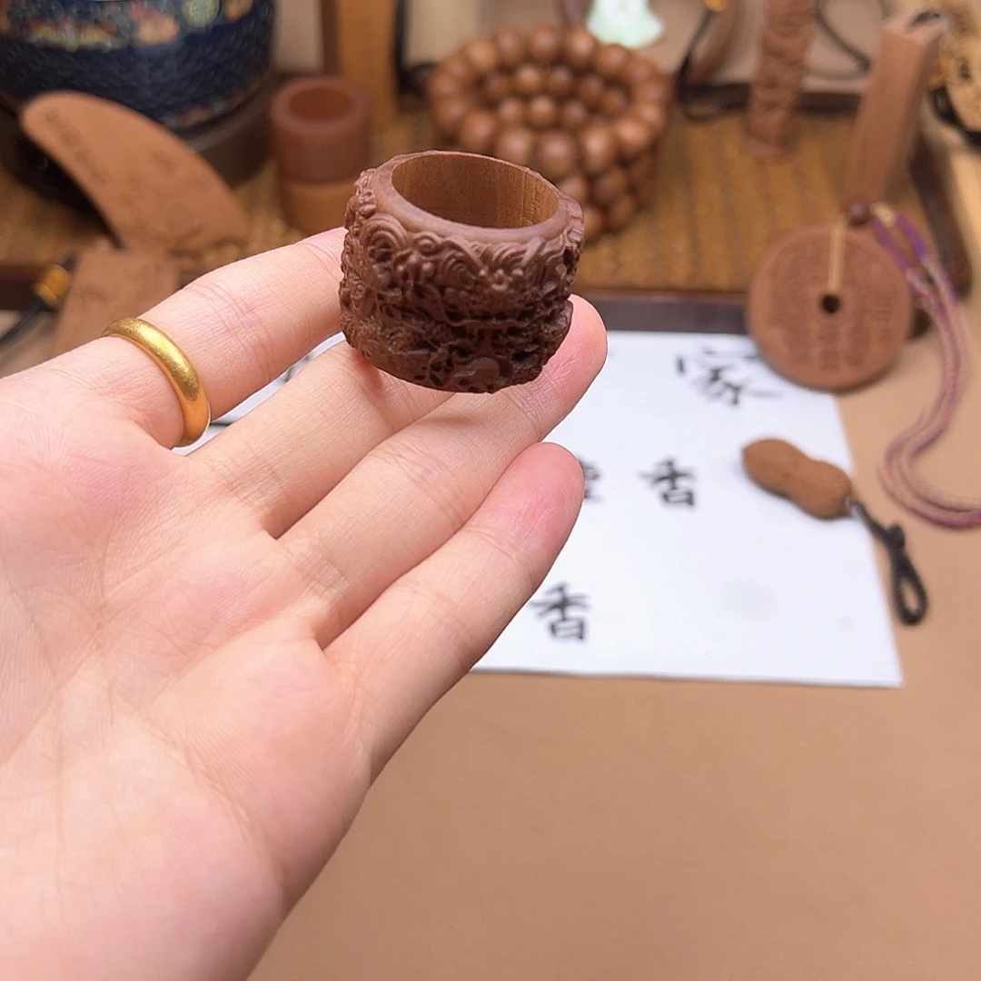 檀香木手串/手链九龙戏珠