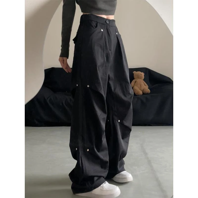 美式复古工装裤女春秋2025新款铆钉褶皱宽松bf慵懒风降落伞运动裤