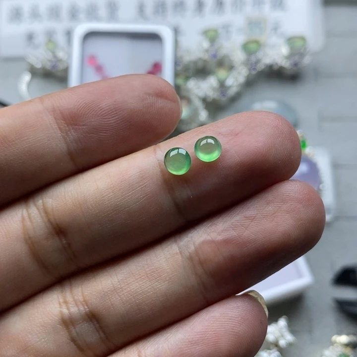 未镶嵌定制翡翠高冰木纳绿5.3mm